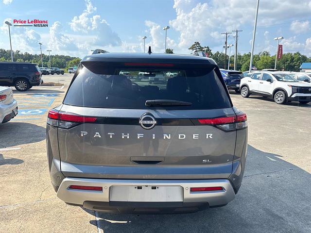 Used 2025 Nissan Pathfinder SL FWD image 6