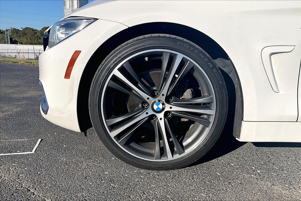 Used 2020 BMW 430i Coupe w/ Convenience Package RWD image 2