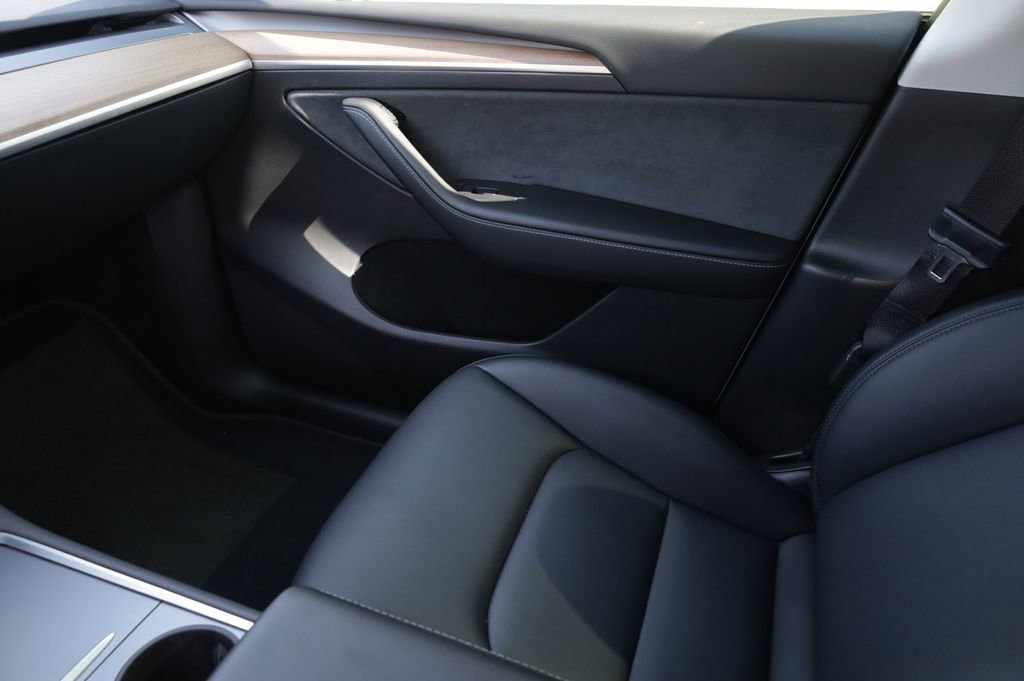 Used 2023 Tesla Model Y Long Range AWD/4WD image 27