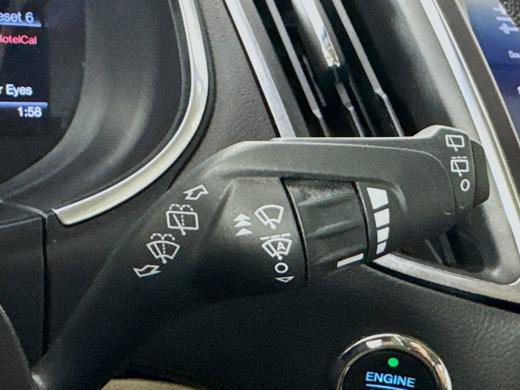 Used 2019 Ford Edge Titanium FWD image 14