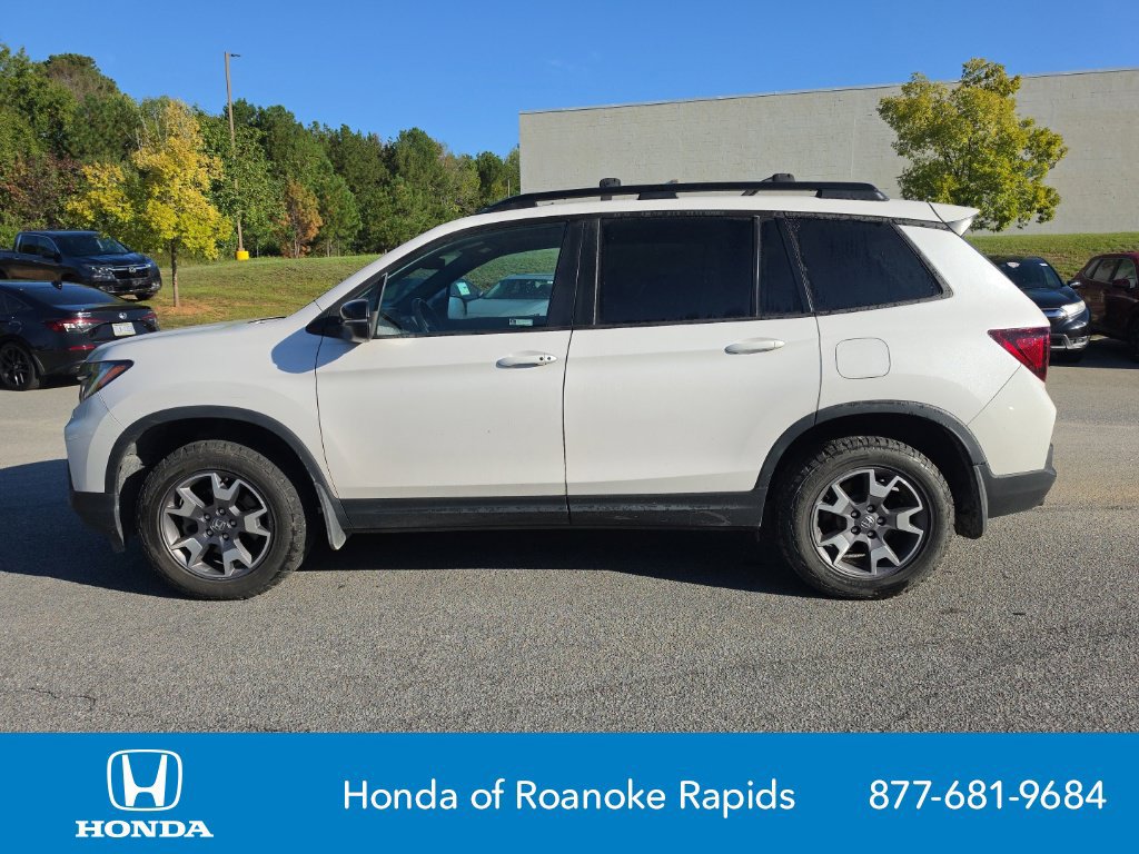 Used 2023 Honda Passport TrailSport image 2