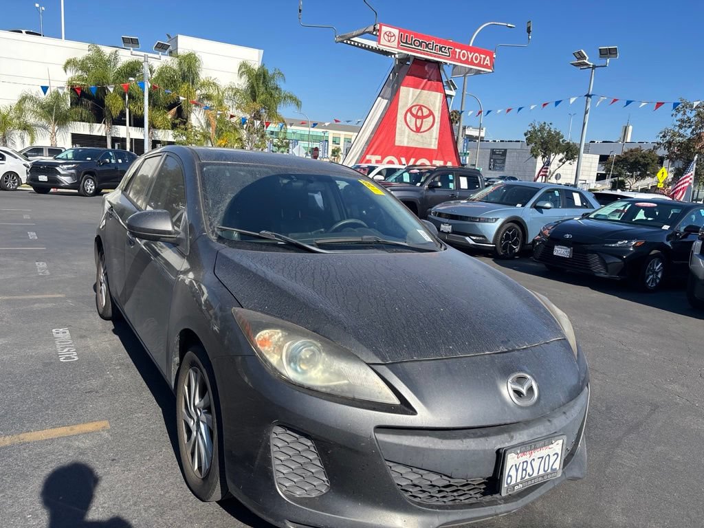 Used 2012 MAZDA MAZDA3 i Grand Touring w/ Tech Pkg FWD image 2