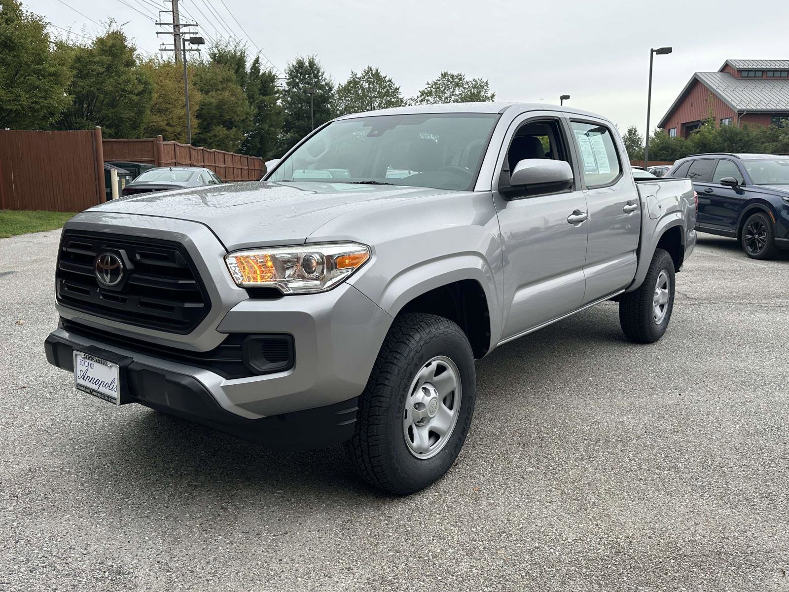 Used 2018 Toyota Tacoma SR image 22