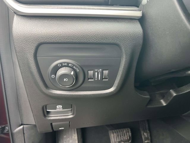 Certified 2023 Jeep Grand Cherokee Limited image 24