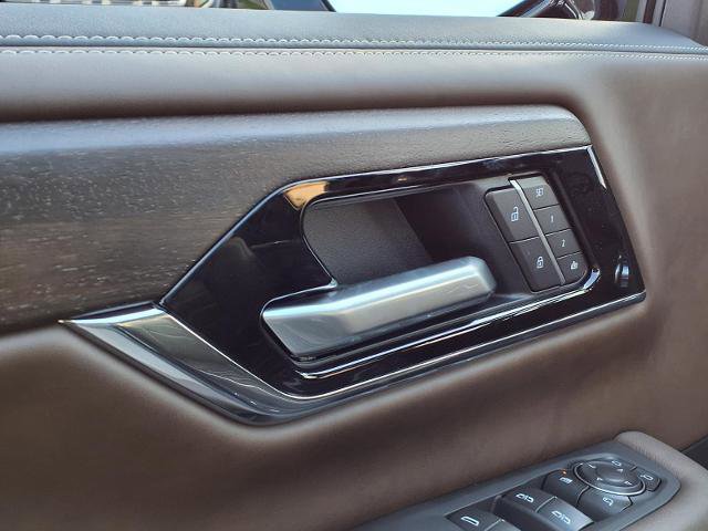 New 2026 GMC Yukon Denali Ultimate AWD/4WD image 16