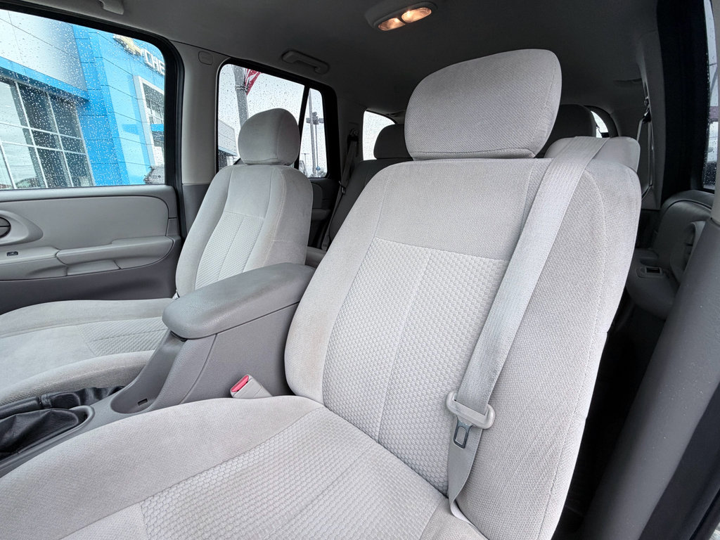 Used 2008 Chevrolet TrailBlazer 2WD w/ Smoker's Package image 16