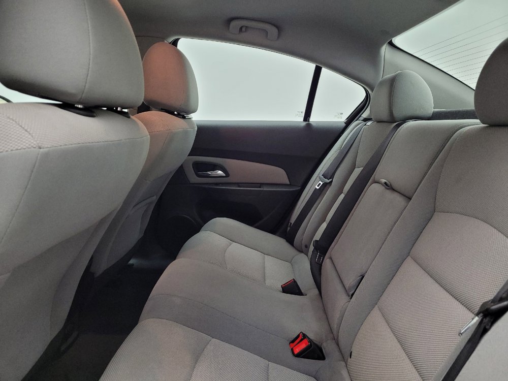 Used 2015 Chevrolet Cruze LT image 18