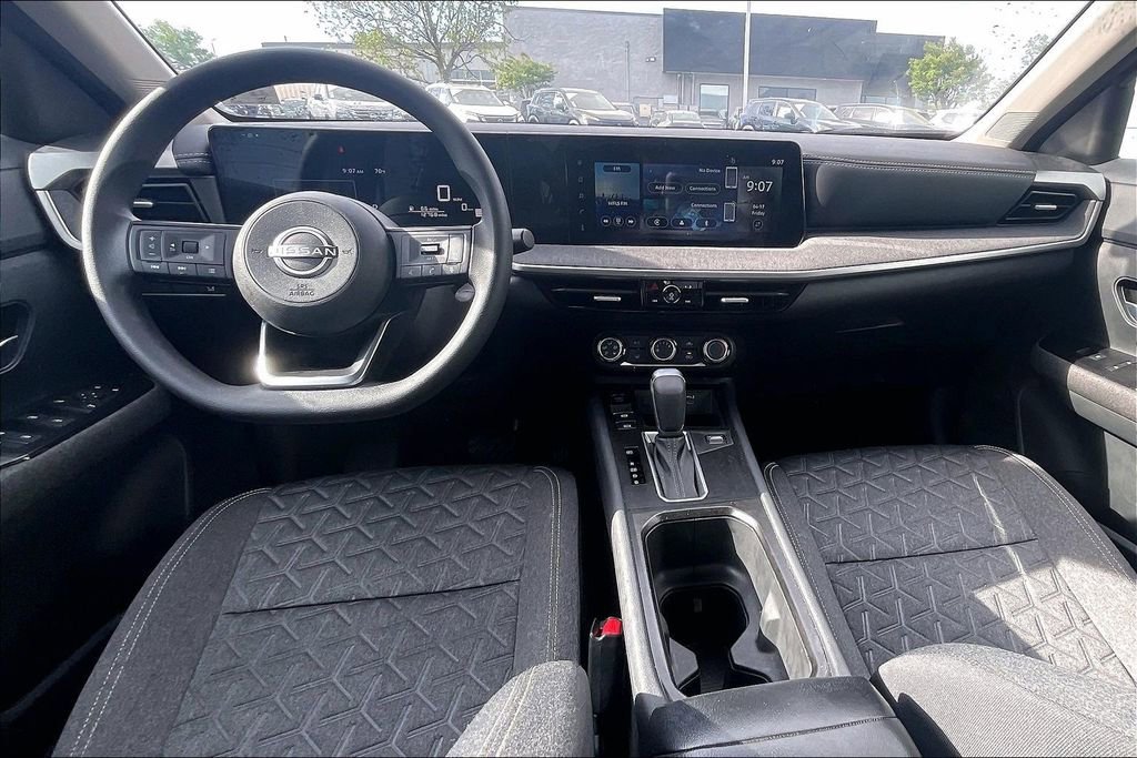 Certified 2025 Nissan Kicks SV image 13
