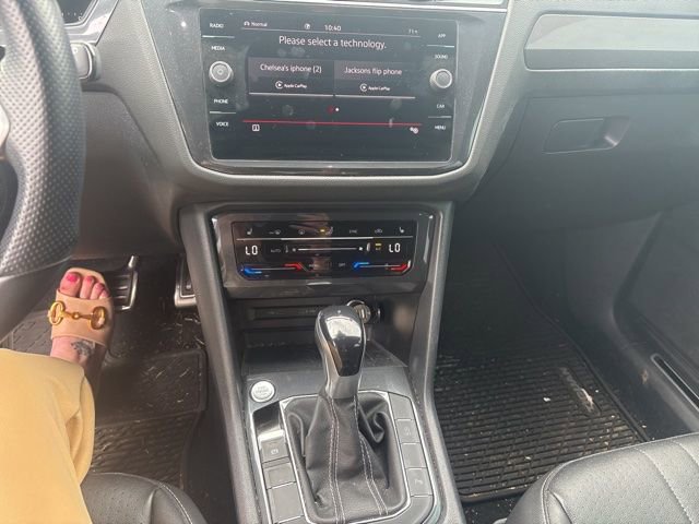 Used 2022 Volkswagen Tiguan SE R-Line image 8