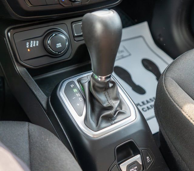 Used 2023 Jeep Renegade Latitude image 30