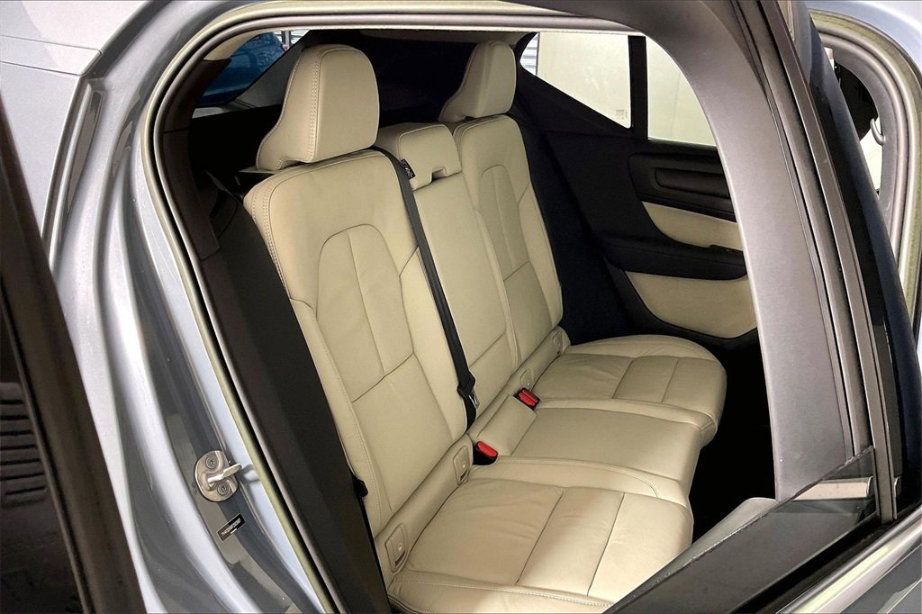 Used 2023 Volvo XC40 B4 Plus w/ Driver Assist Package image 26