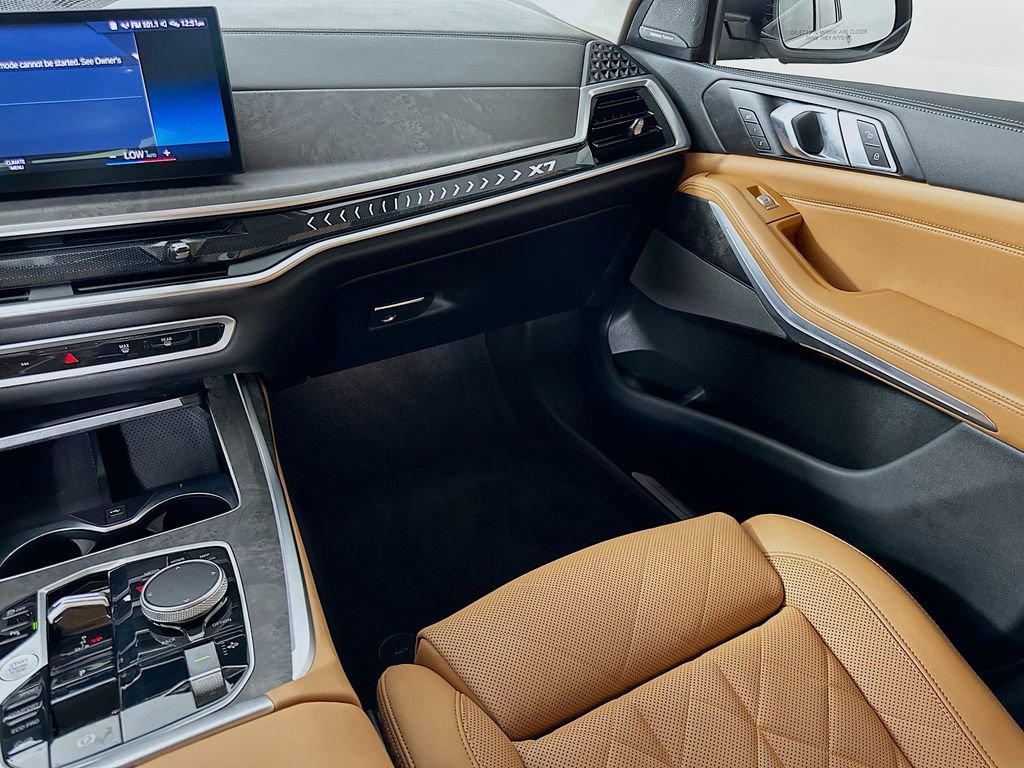 Used 2023 BMW X7 xDrive40i w/ Premium Package image 28