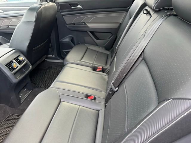 Used 2022 Volkswagen Atlas Cross Sport SEL R-Line image 8