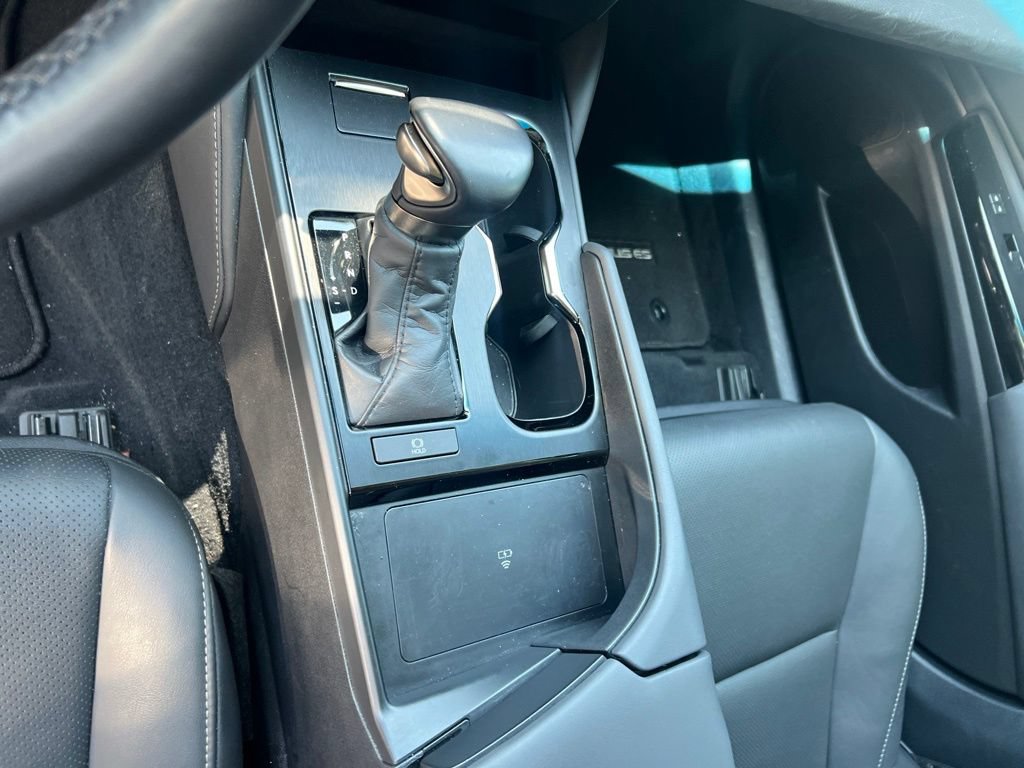 Used 2024 Lexus ES 350 w/ Premium Package FWD image 12