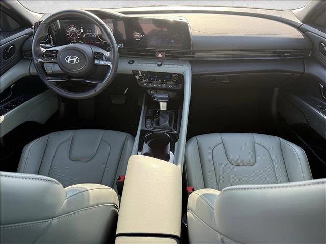Certified 2025 Hyundai Elantra Limited image 17