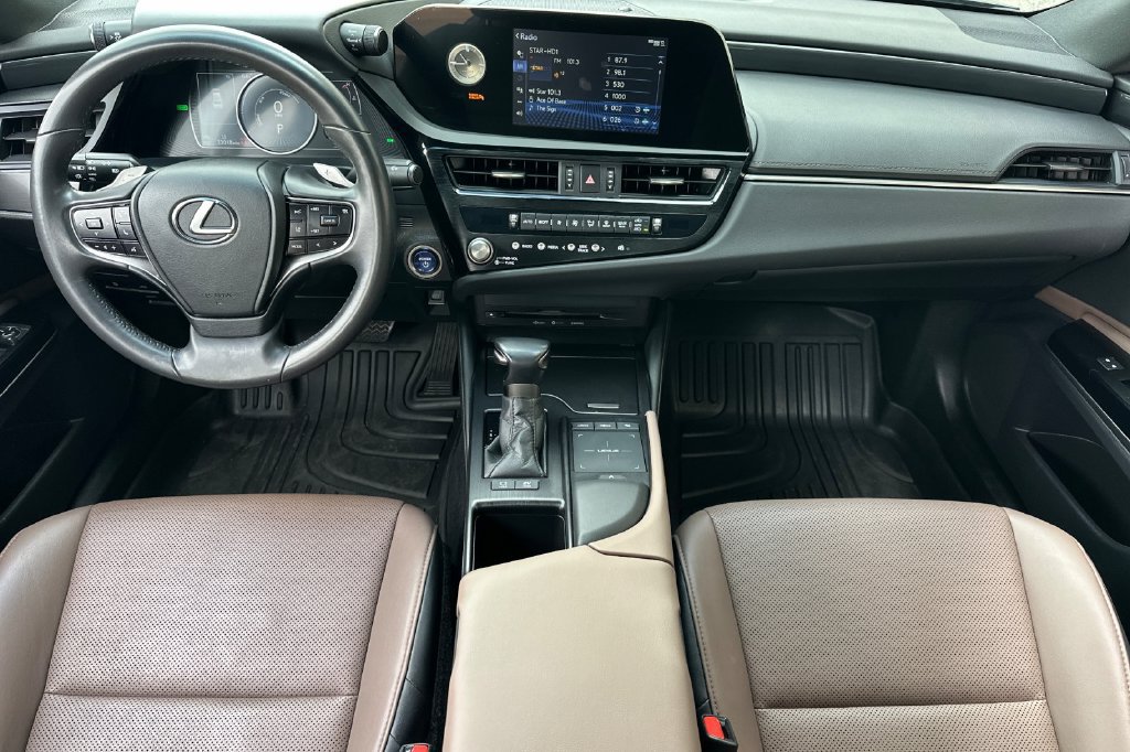 Used 2022 Lexus ES 300h w/ Accessory Package 2 FWD image 15