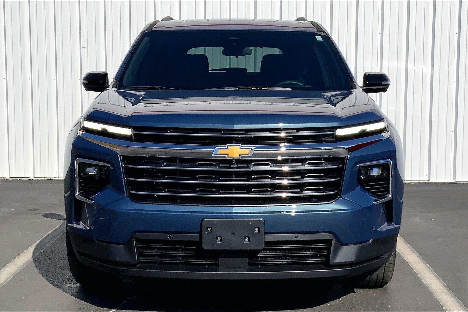 Used 2024 Chevrolet Traverse LT w/ Enhanced Driving Package image 3