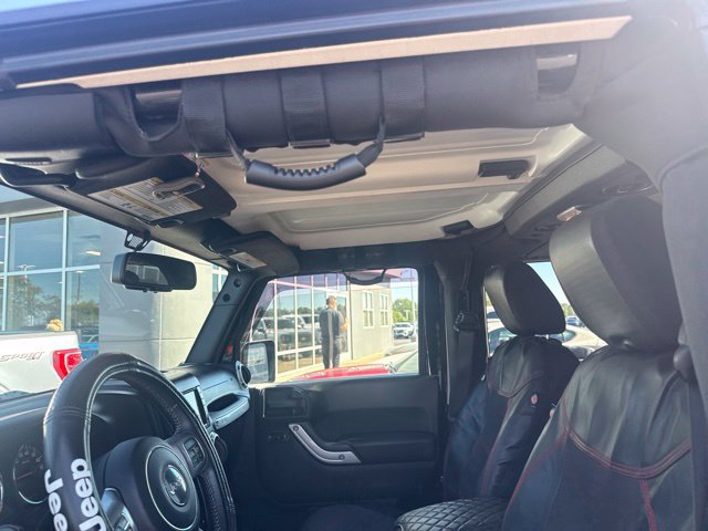Used 2017 Jeep Wrangler Rubicon AWD/4WD image 7
