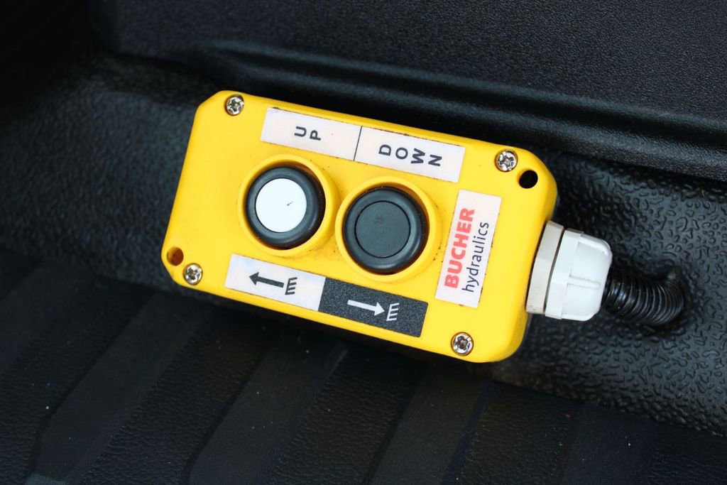 Used 2023 Ford F550 4x4 Regular Cab Super Duty image 22