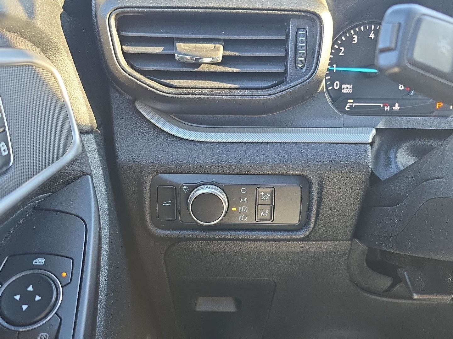 Used 2020 Ford Explorer XLT image 24