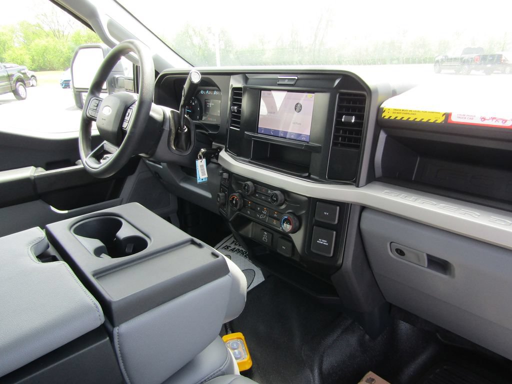 New 2026 Ford F550 4x4 Regular Cab Super Duty image 13