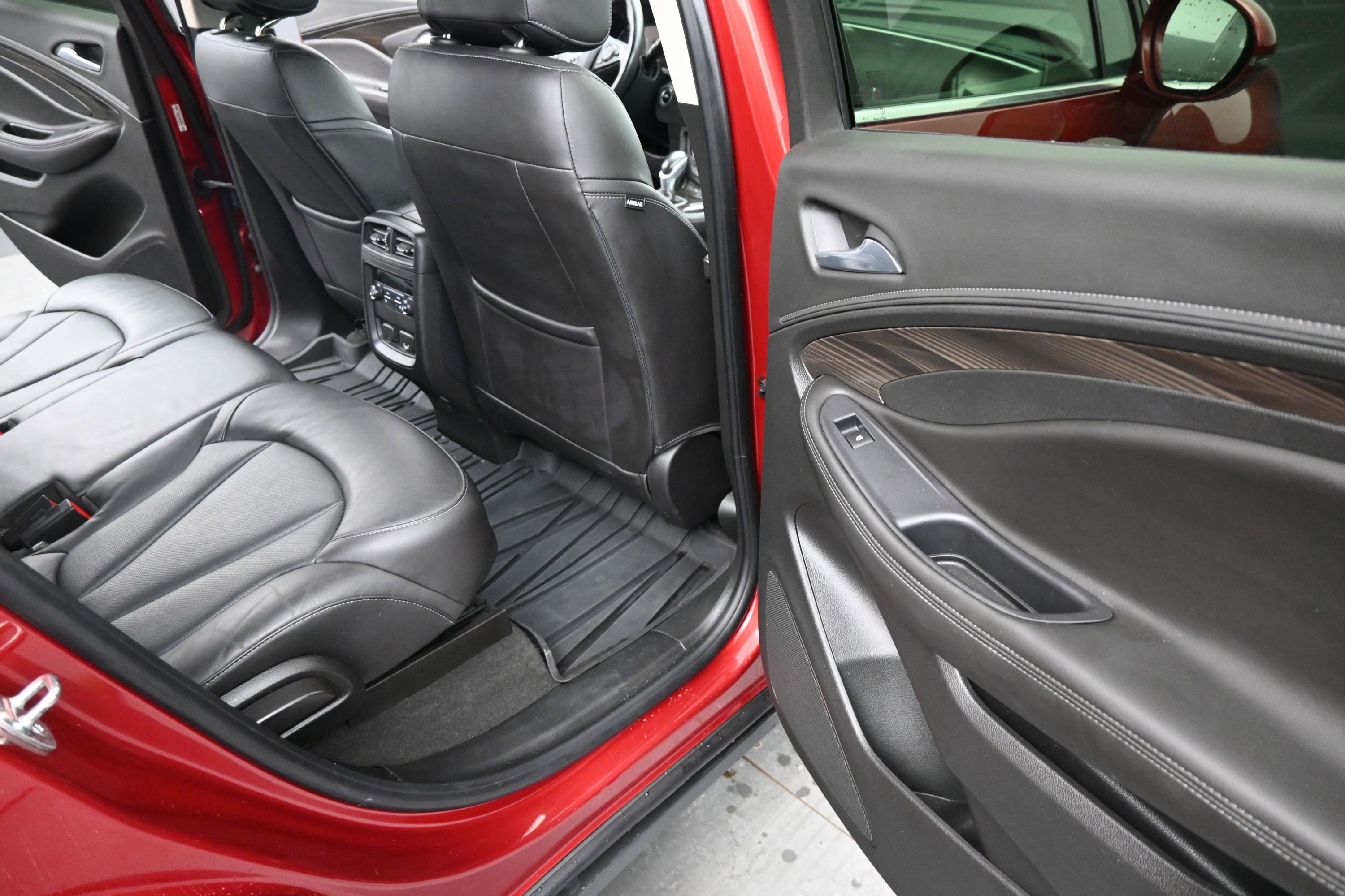 Used 2019 Buick Envision Premium AWD/4WD image 19