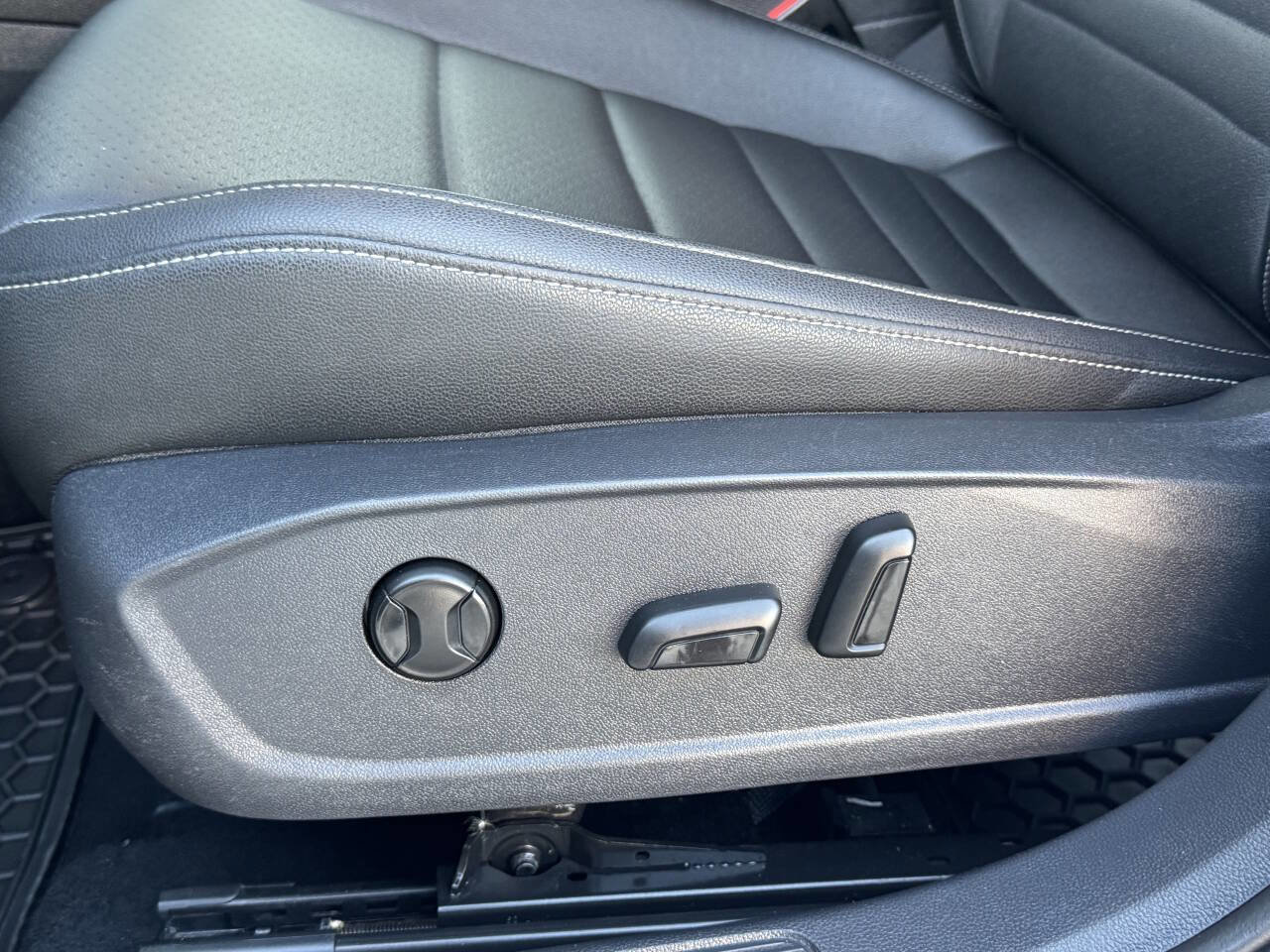 Used 2021 Volkswagen Jetta SE image 5