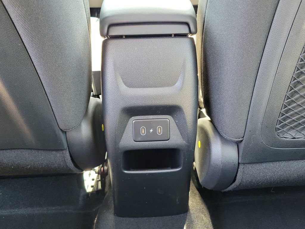 Used 2025 Hyundai Venue SEL image 11