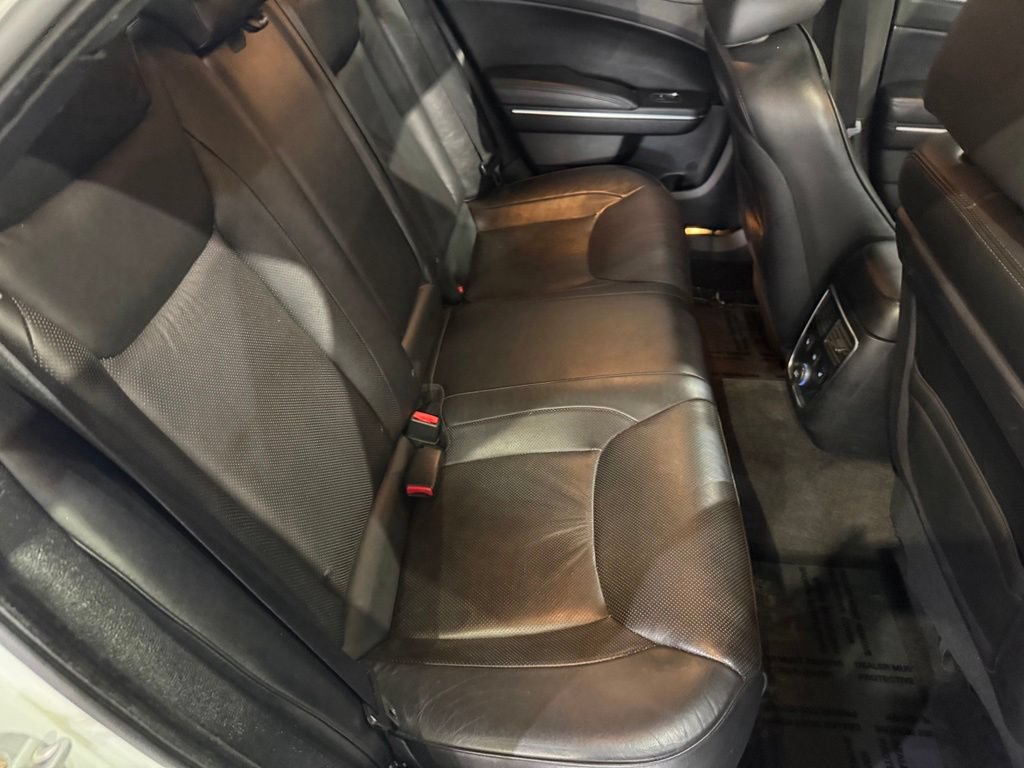 Used 2011 Chrysler 300 C w/ Sound Group RWD image 34