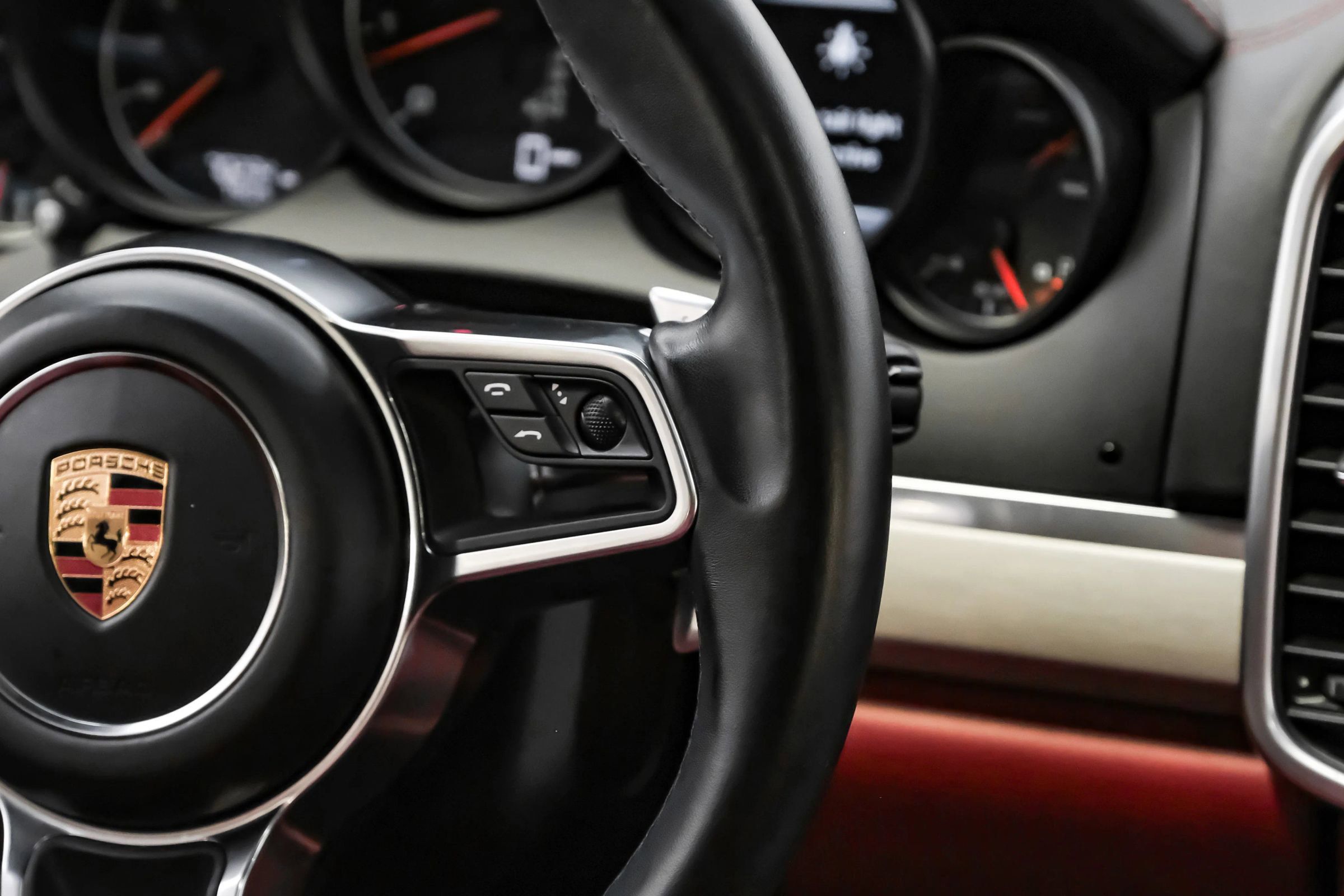 Used 2017 Porsche Cayenne GTS image 12