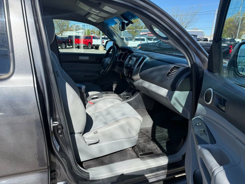 Used 2013 Toyota Tacoma 4x4 Double Cab w/ TRD Off-Road Pkg image 15