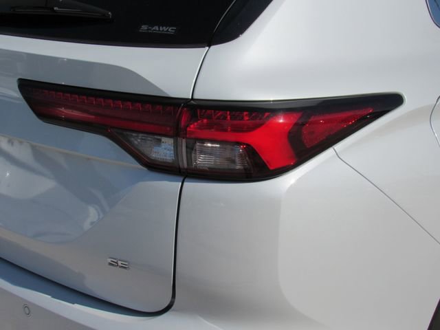 Used 2024 Mitsubishi Outlander SE AWD/4WD image 13