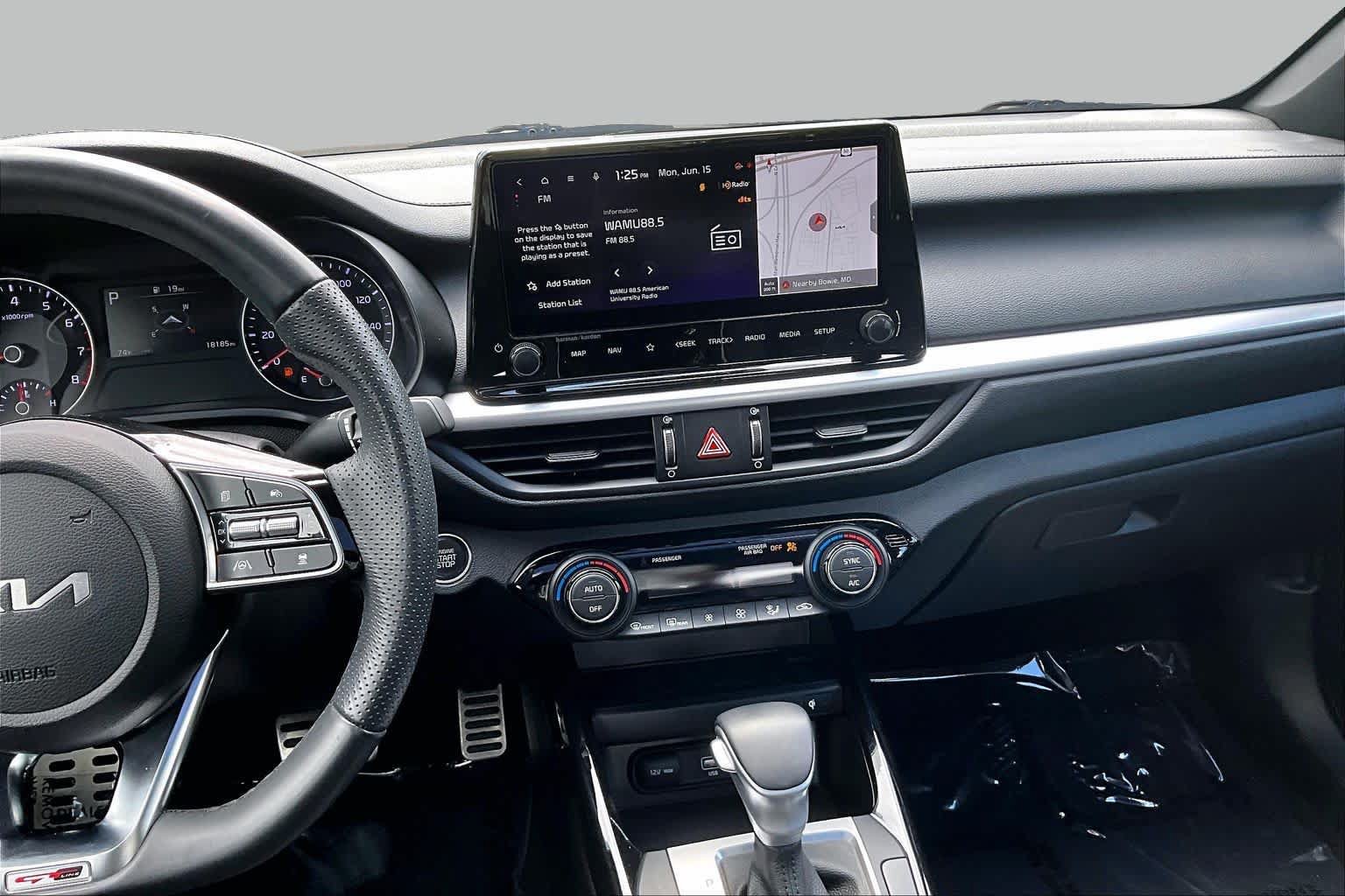 Used 2023 Kia Forte GT-Line w/ GT-Line Premium Package FWD image 7