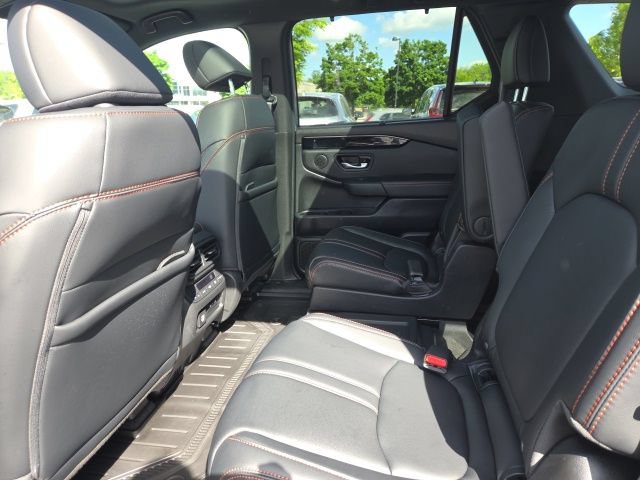Used 2025 Honda Pilot TrailSport image 20