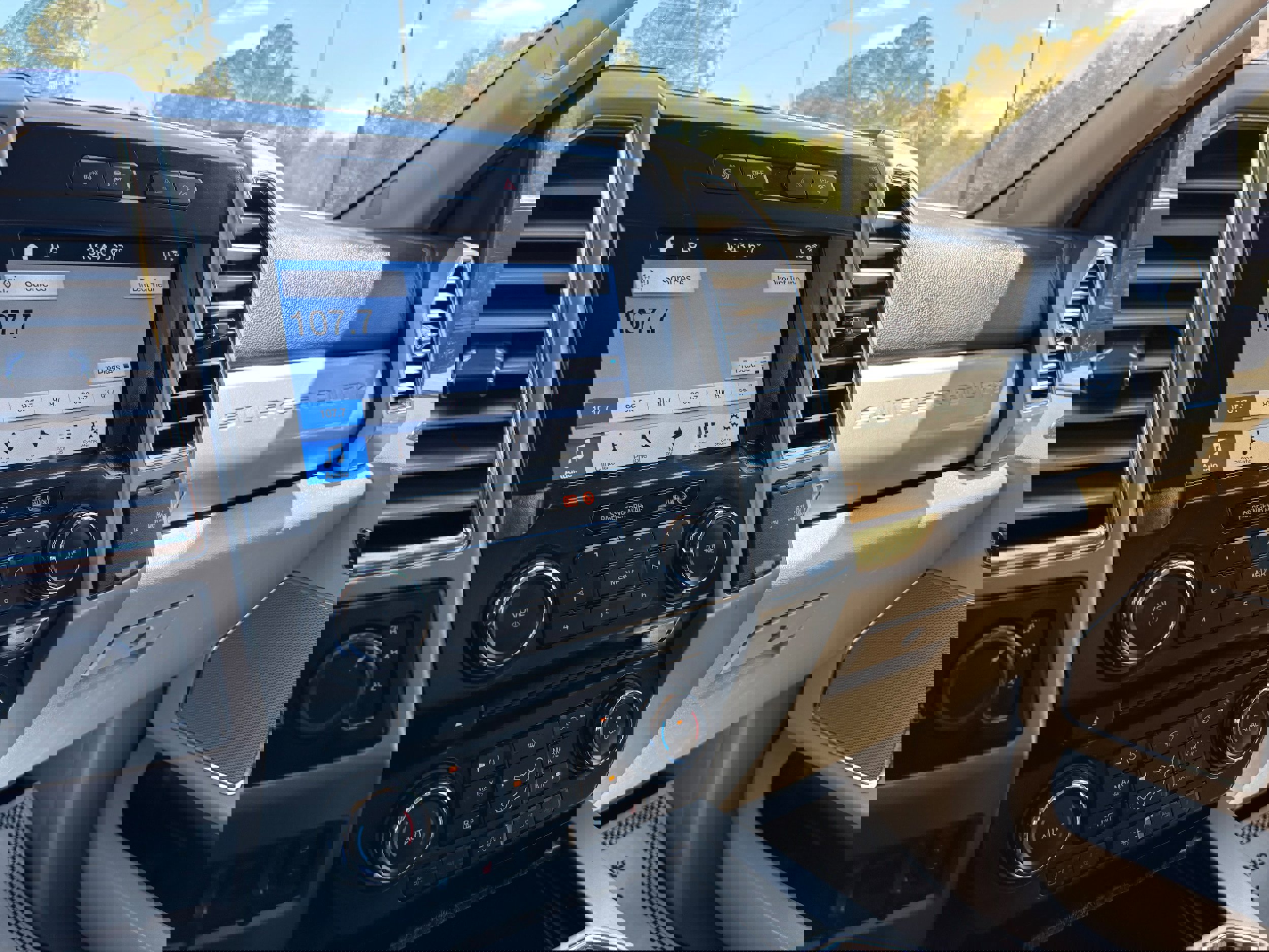 Used 2017 Ford F250 Lariat w/ Lariat Ultimate Package image 10