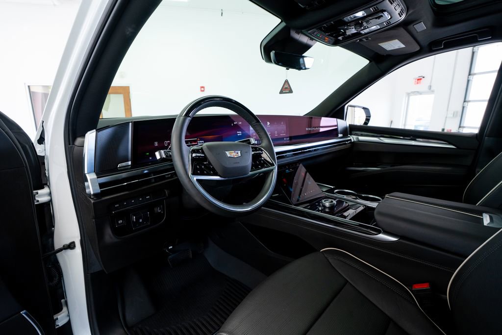 Used 2025 Cadillac Escalade ESV Sport w/ LPO, ONYX Package image 31