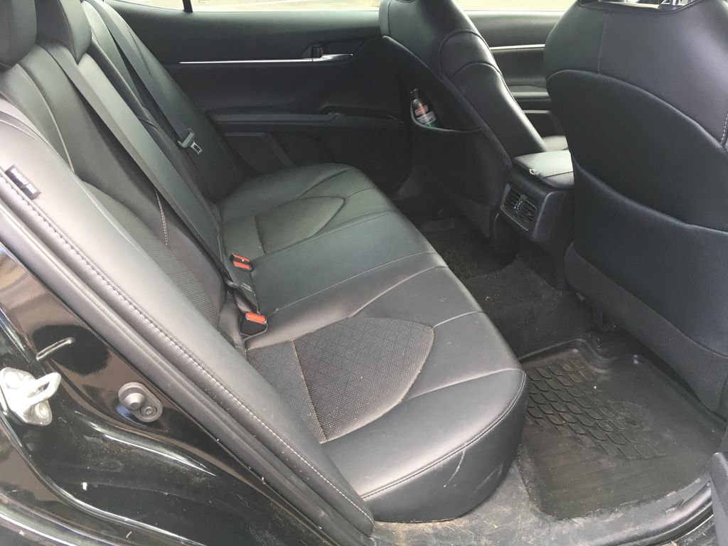 Used 2020 Toyota Camry XSE FWD image 8