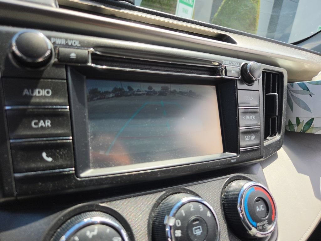 Used 2014 Toyota RAV4 LE AWD/4WD image 4