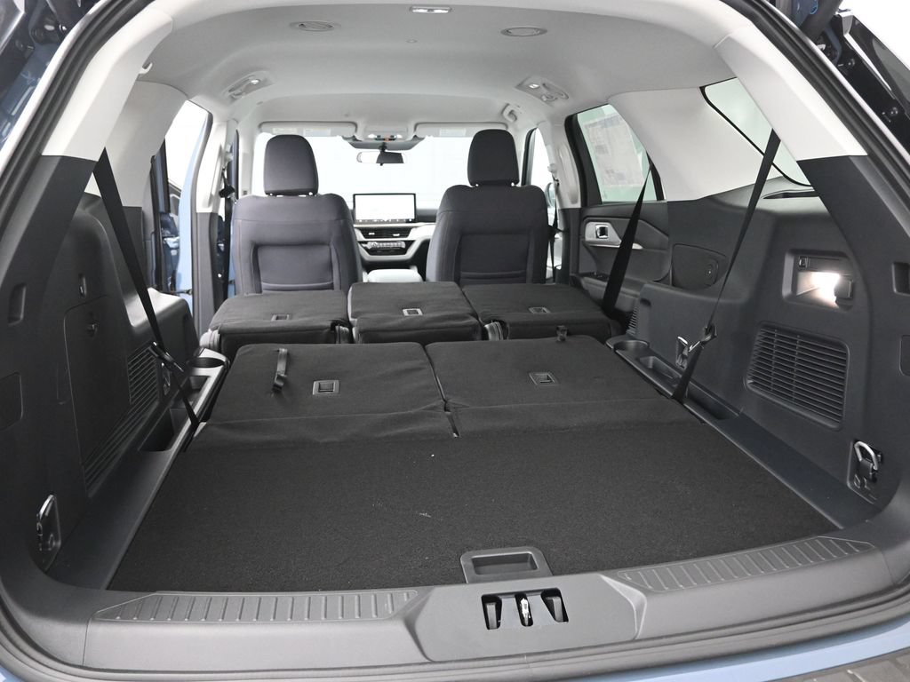 New 2026 Ford Explorer Active RWD image 22