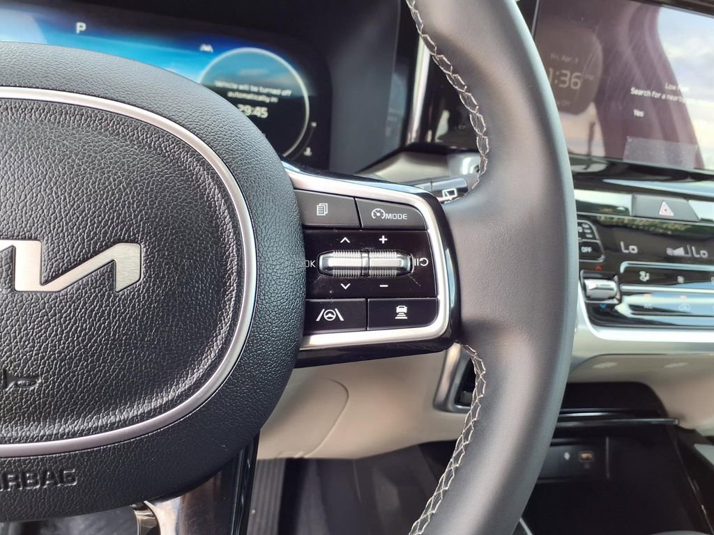 Certified 2023 Kia Sorento SX image 18