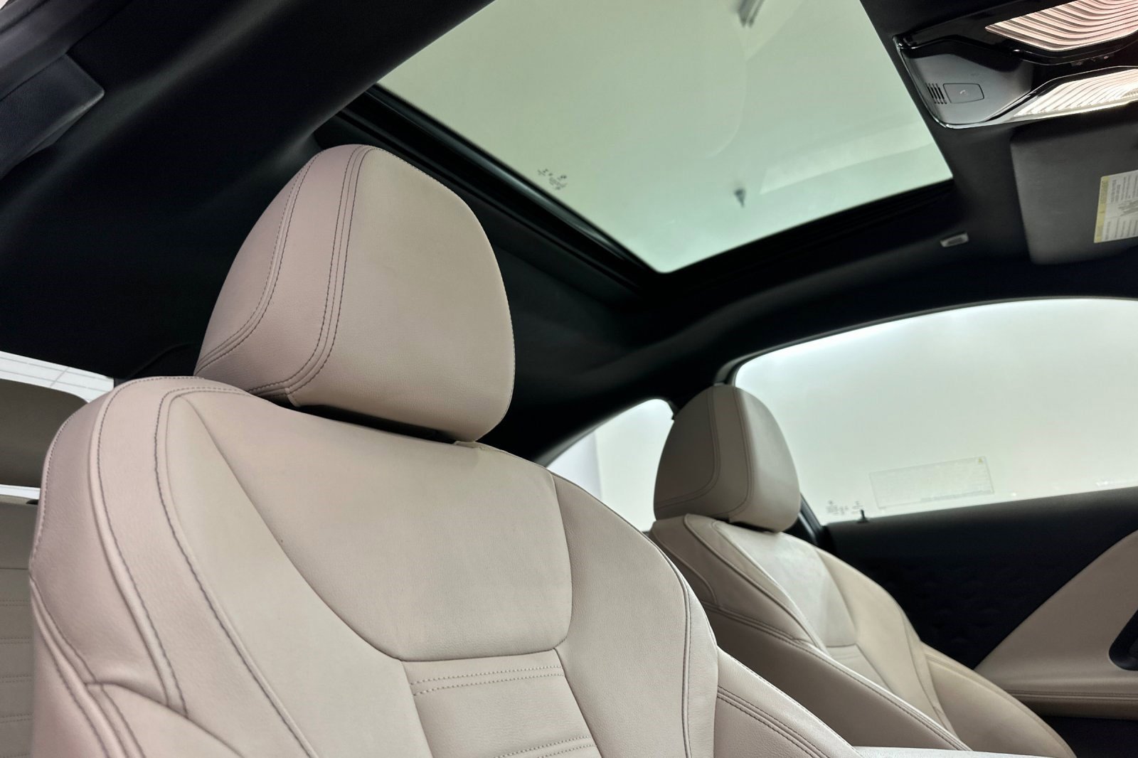 Used 2023 BMW 230i 230i w/ Convenience Package image 24