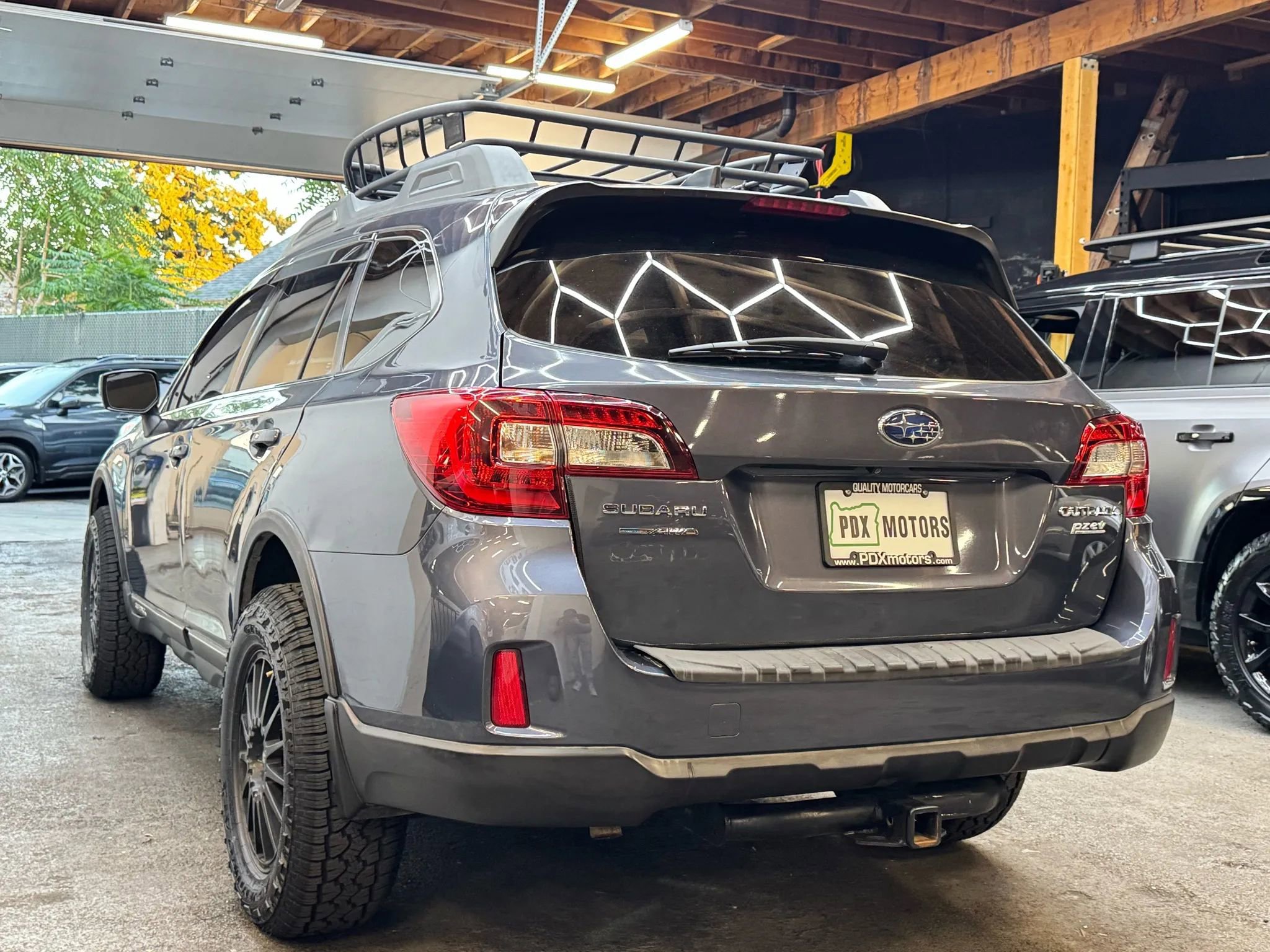 Used 2016 Subaru Outback 2.5i Premium image 4