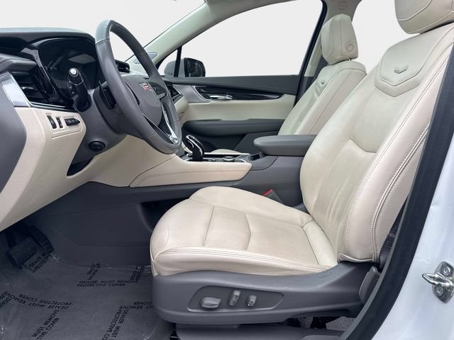 Used 2022 Cadillac XT6 Premium Luxury w/ Technology Package AWD/4WD image 18