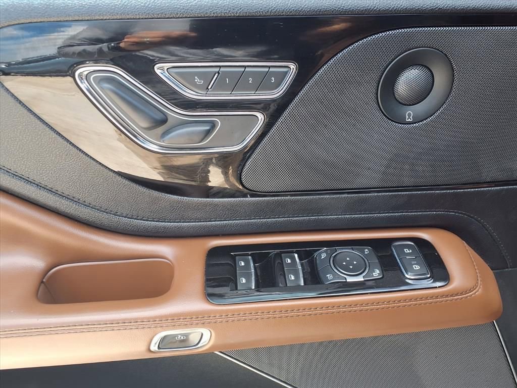 Used 2021 Lincoln Aviator Reserve w/ Elements Package Plus AWD/4WD image 15