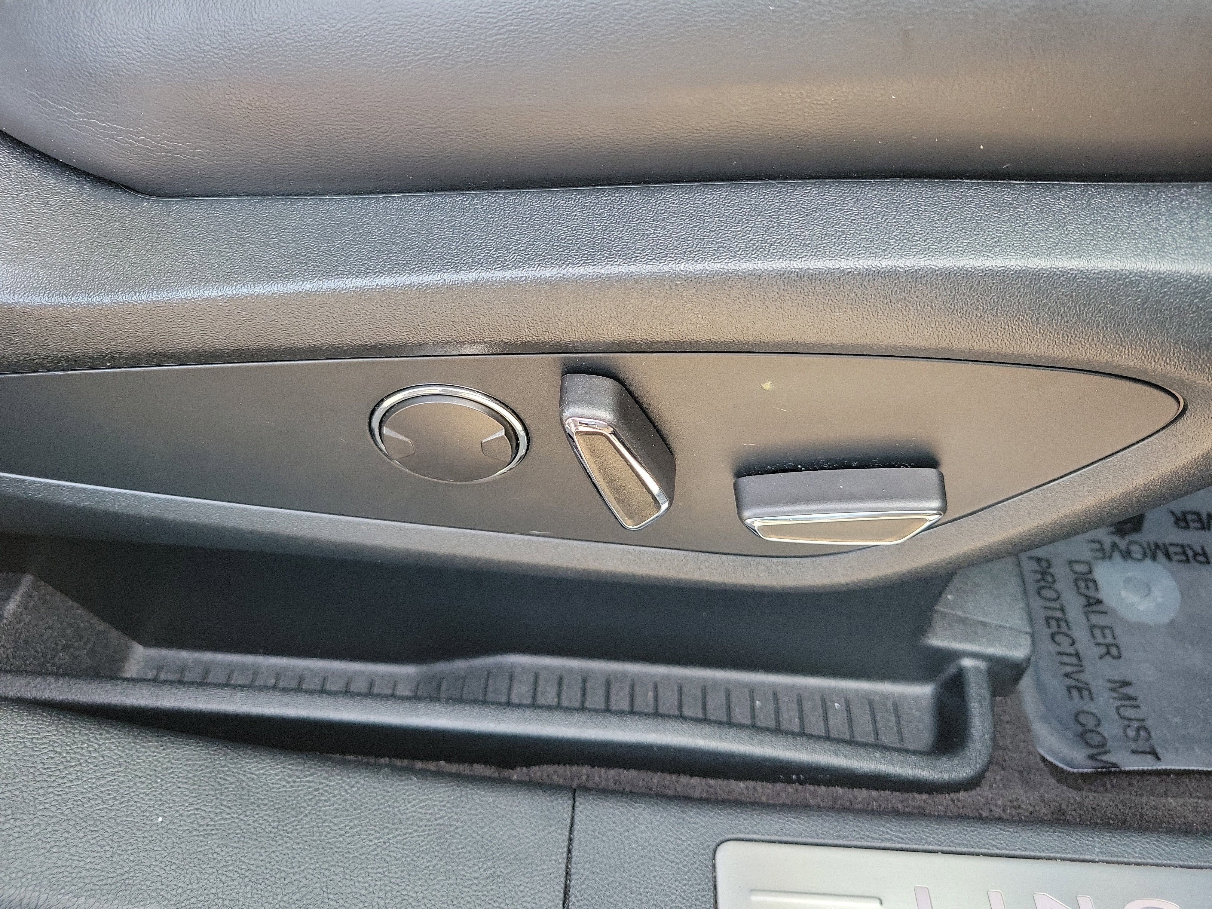 Used 2020 Lincoln Nautilus Reserve image 9