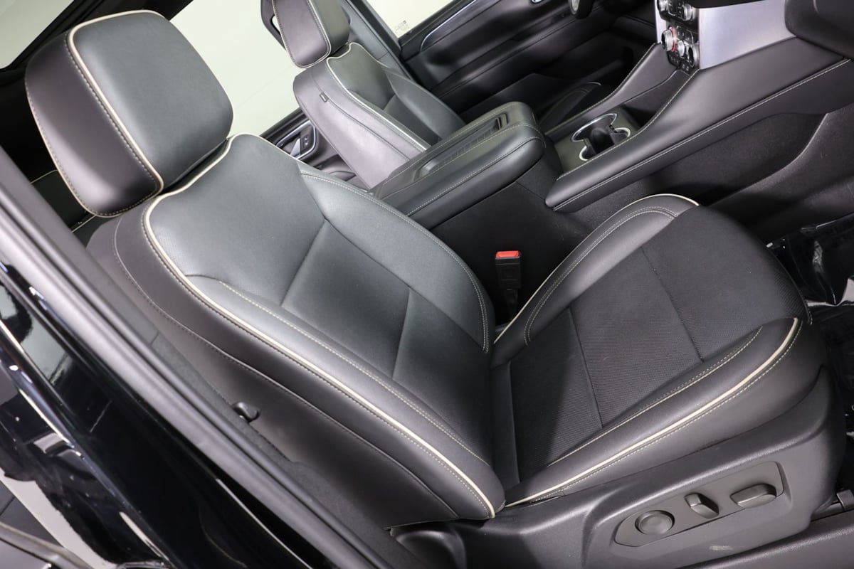 Used 2023 GMC Yukon XL SLT AWD/4WD image 41