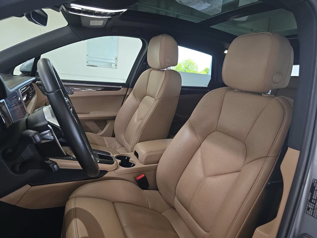 Certified 2021 Porsche Macan S AWD/4WD image 5