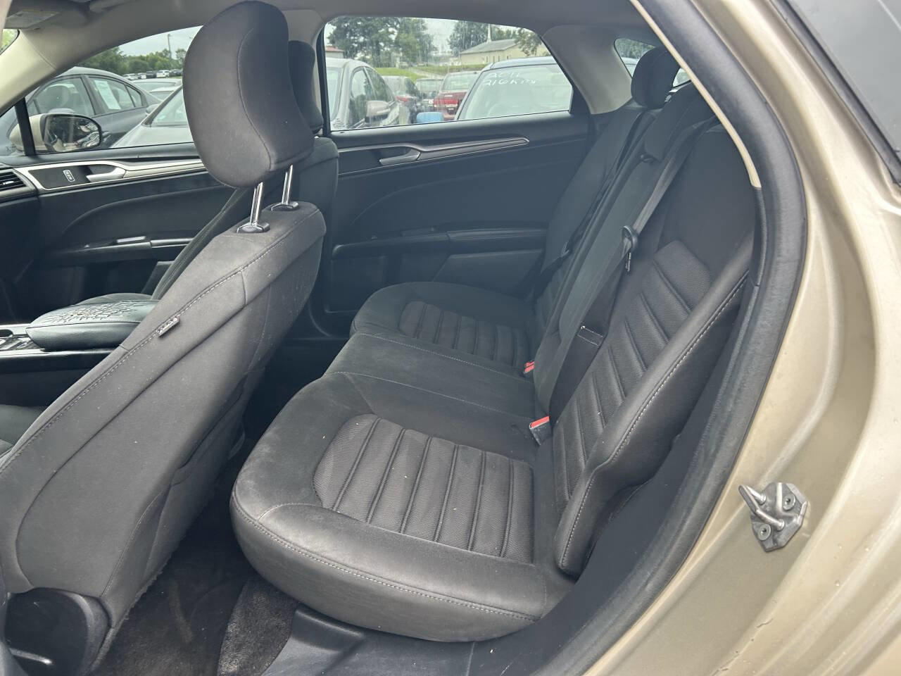 Used 2018 Ford Fusion SE image 9