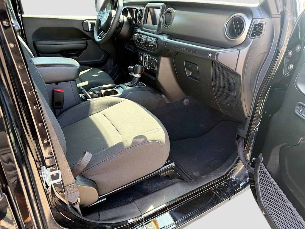 Used 2023 Jeep Wrangler Sport S image 13