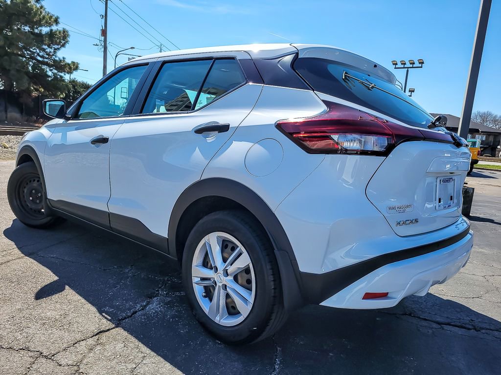Used 2023 Nissan Kicks S image 6